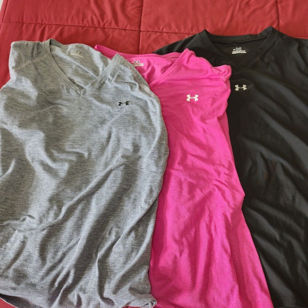 Set of 3 Under Armour short-sleeve V-neck athletic shirts Youth L